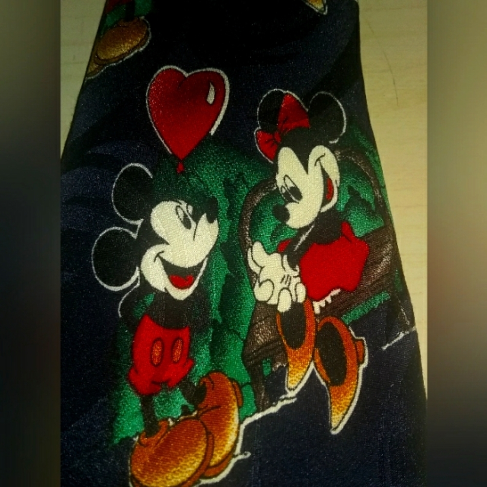 Disney Valentine Men's Tie with Mickey and Minnie Design - 100% Silk